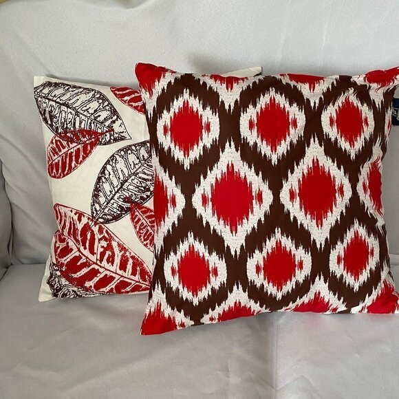 Phantoscope 2 Piece Red & Brown and White Graphic Accent Pillow Case Set - Picture 2 of 7